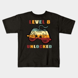 Level 8 Unlocked 8th Birthday vintage funny Gift idea for Gamers Kids T-Shirt